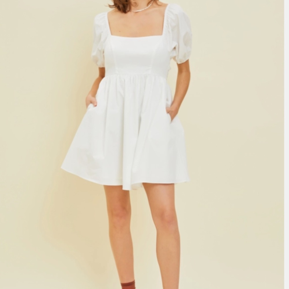 NWT Heyson white Bow Back bubble sleeve dress with pockets